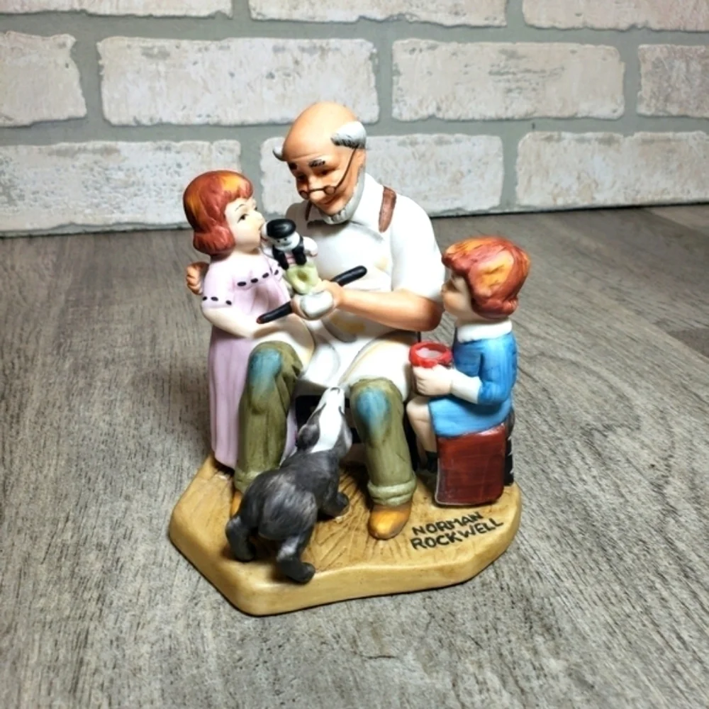 INTERNATIONAL Collection Finders Norman Rockwell